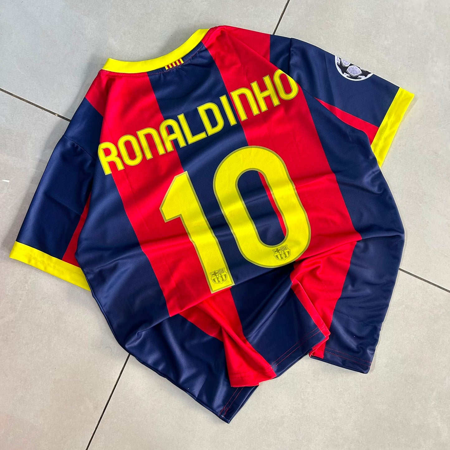 FC Barcelona Retro Ronaldinho #10 Jersey – Embroidery | Kit Culture